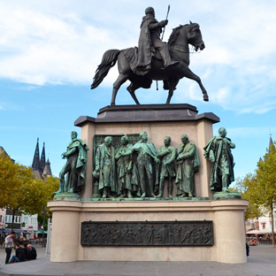 Статуя Фридриху Вильгельму III